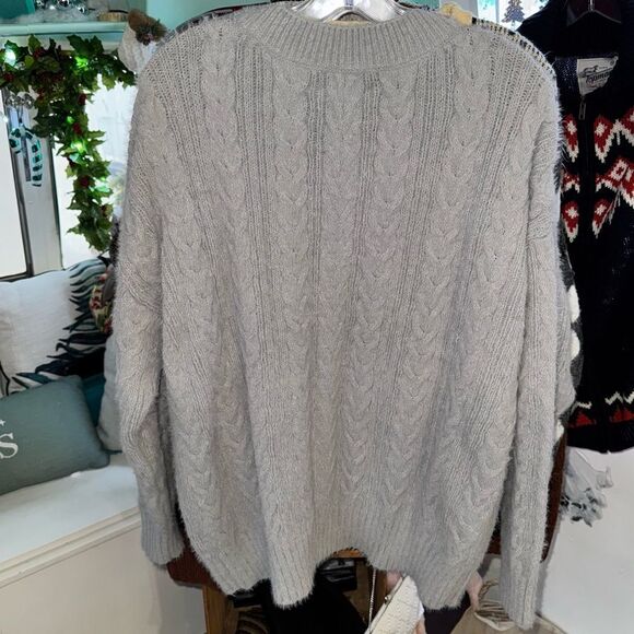 Lucky Brand NWT V-Neck Relaxed Gray Fit Eyelash Sweater Oversized Size Med - Picture 6 of 10